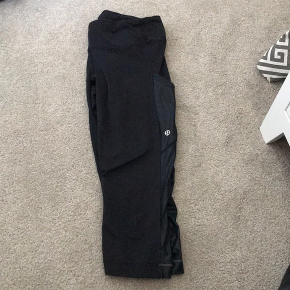 Lululemon Capri pants great for working out! - Picture 3 of 3